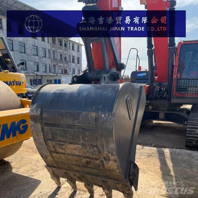 Doosan DX 225 Гусеничные экскаваторы