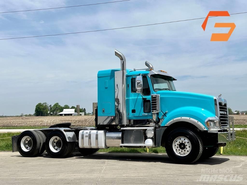 Mack Titan TD 713 Специальные грузовики