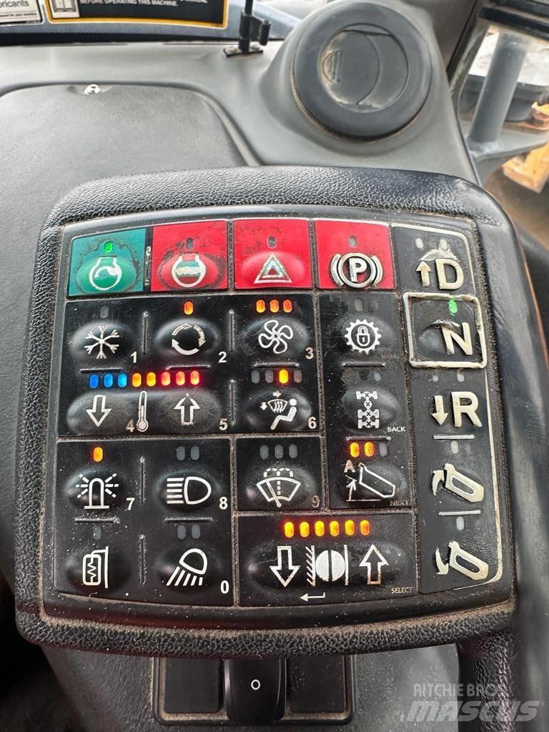 Bell B 40 D Шарнирно-сочленённые самосвалы
