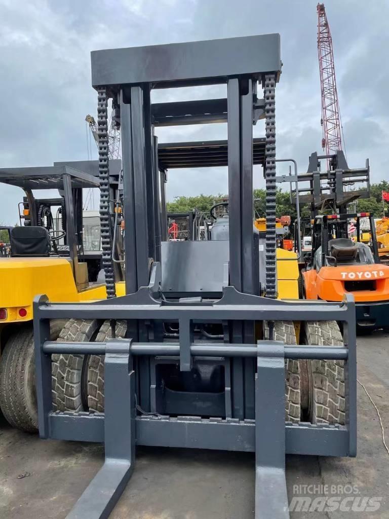 Komatsu 20 Ton Дизельные погрузчики