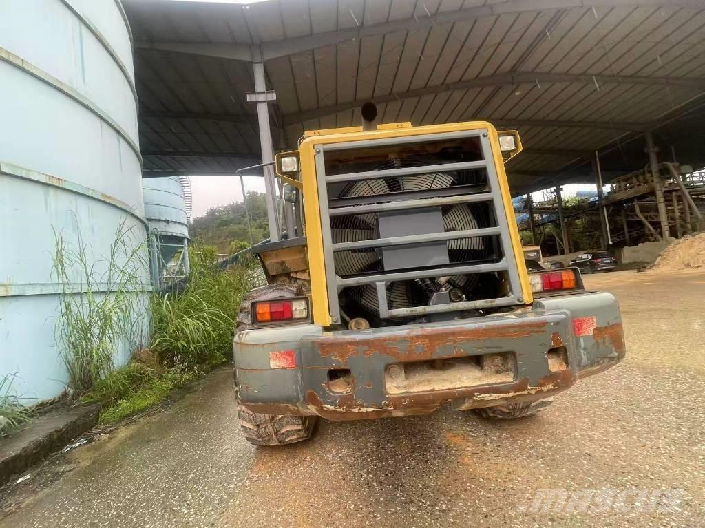 Komatsu WA 380Z-6 Фронтальные погрузчики