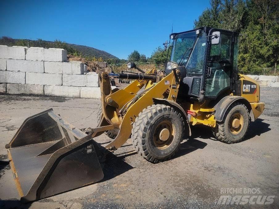 CAT 907 M Фронтальные погрузчики