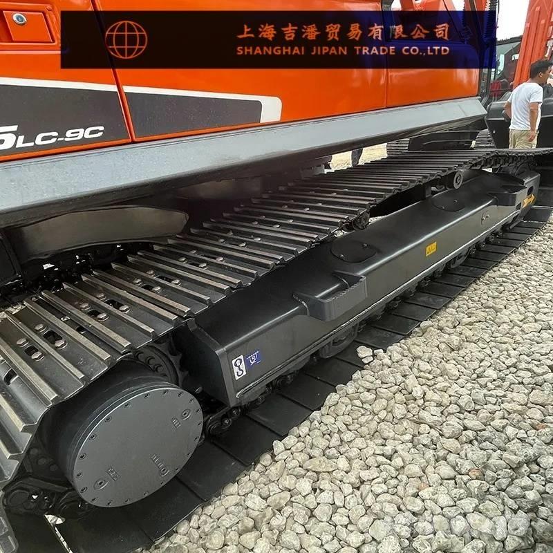 Doosan DX 225 Гусеничные экскаваторы