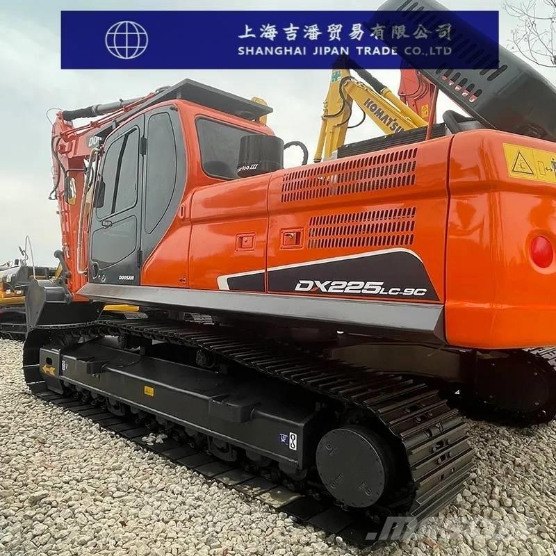 Doosan DX 225 Гусеничные экскаваторы