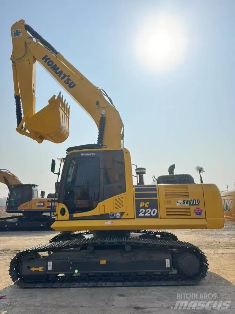 Komatsu 220-8 Гусеничные экскаваторы