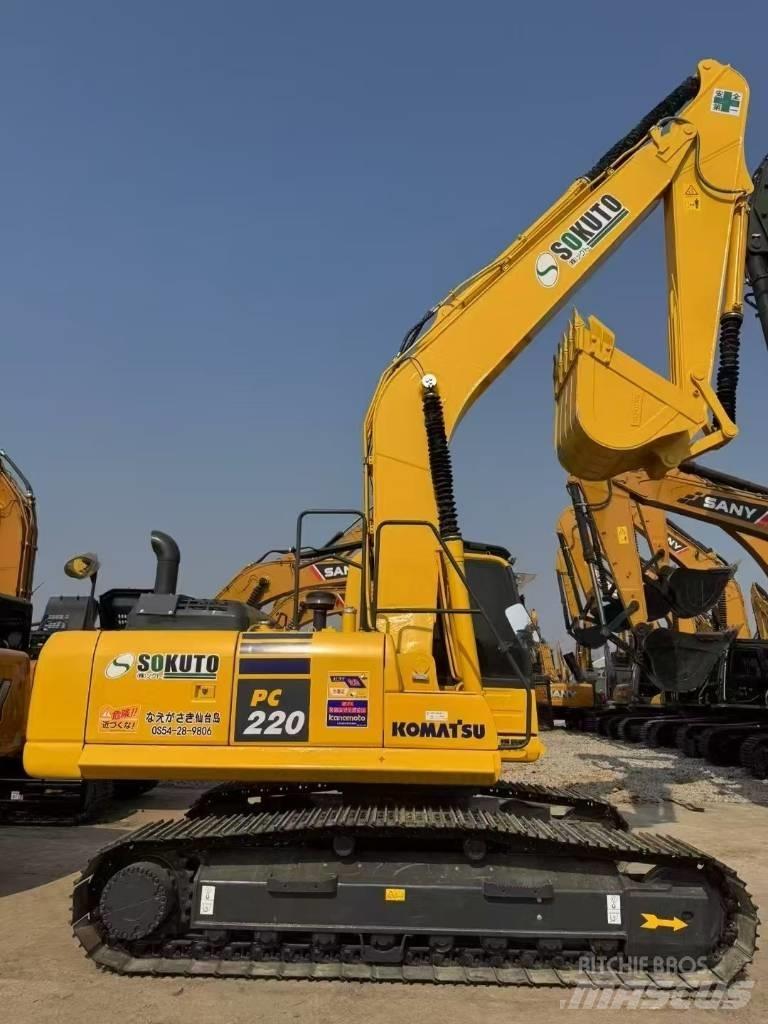 Komatsu 220-8 Гусеничные экскаваторы