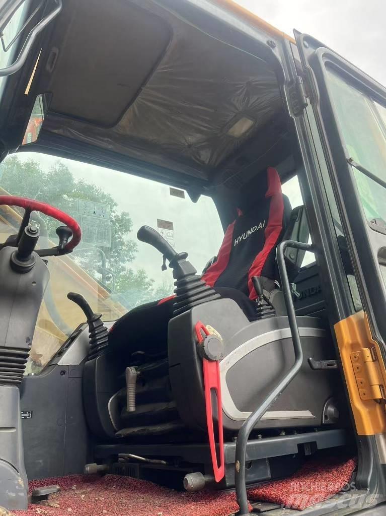 Hyundai R210W-9 Колёсные экскаваторы