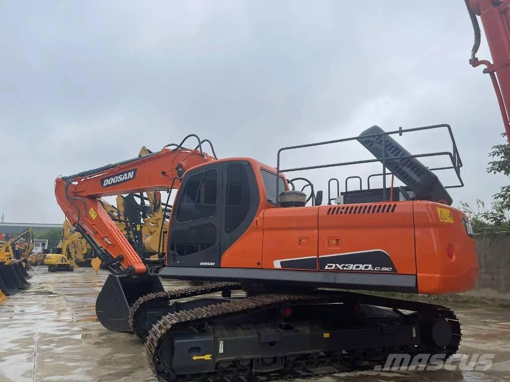 Doosan DX 300 LC Гусеничные экскаваторы