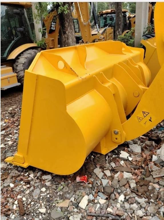 Komatsu WA 320-5 Фронтальные погрузчики