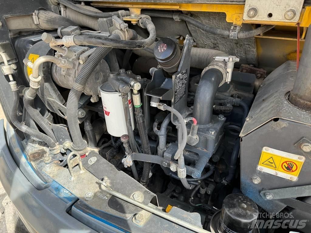 Komatsu PW 98 MR-8 Колёсные экскаваторы