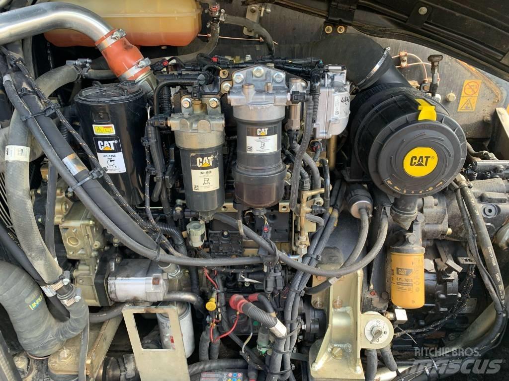 CAT TH 337C Сельскохозяйственные телескопические погрузчики