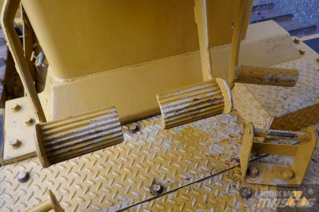 CAT D7G Ex-army Гусеничные бульдозеры