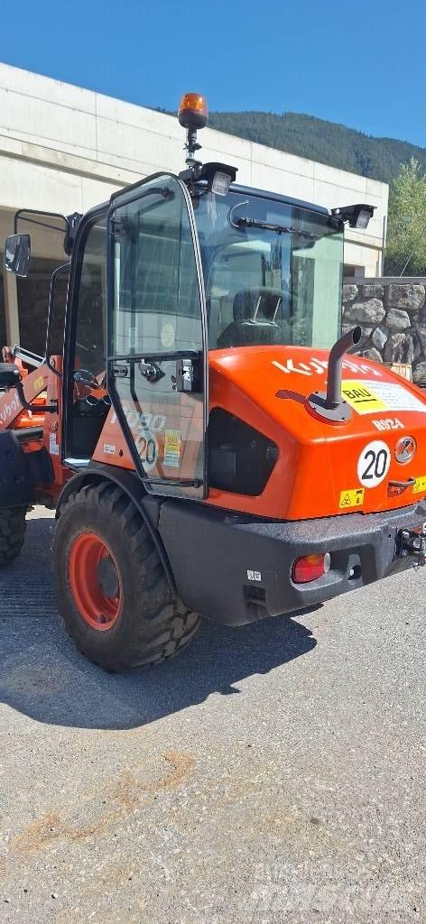 Kubota R 090 Фронтальные погрузчики