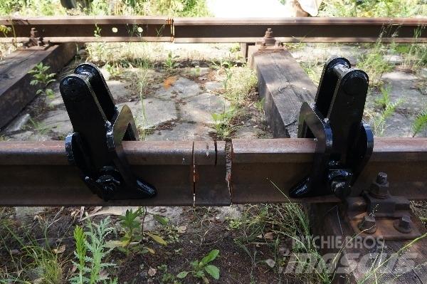  Rail carrying tongs Оборудование для железных дорог