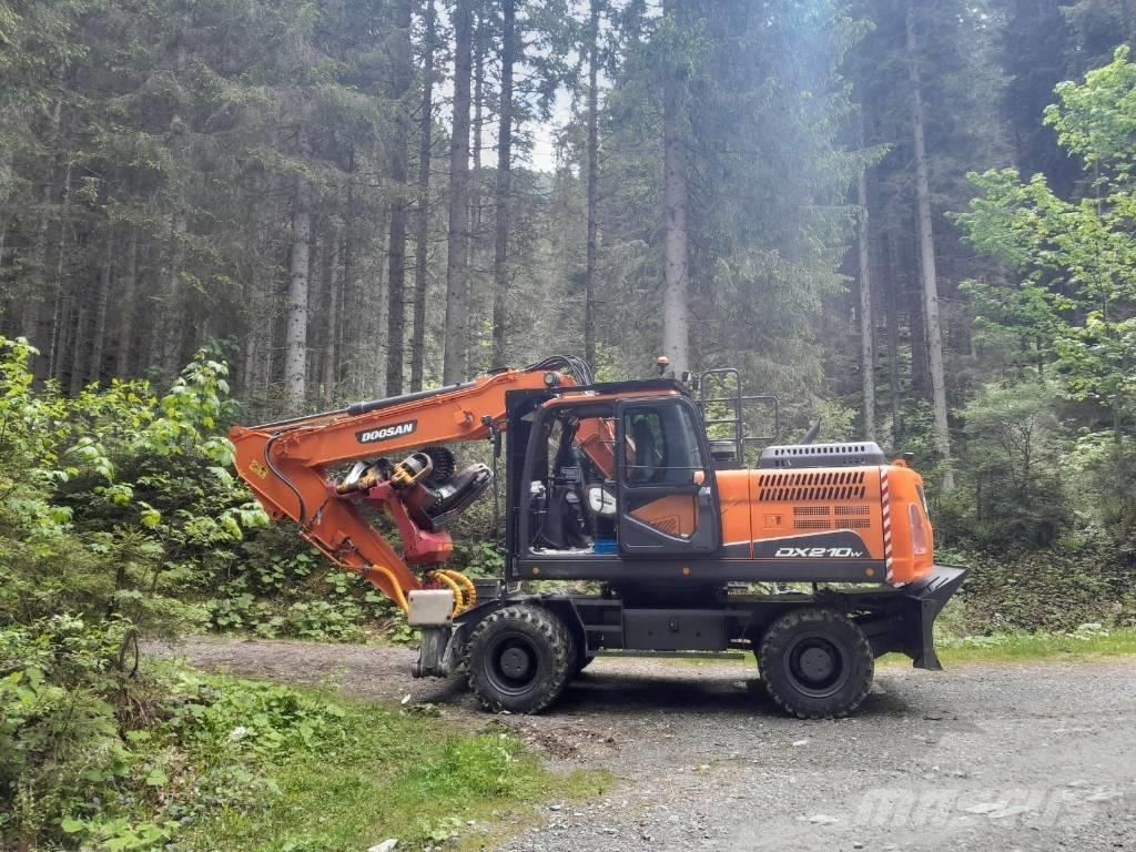Doosan DX 210 W Экскаваторы-харвестеры
