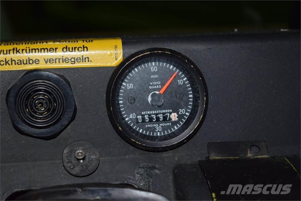 CLAAS Jaguar 820 Самоходные кормоуборочные комбайны
