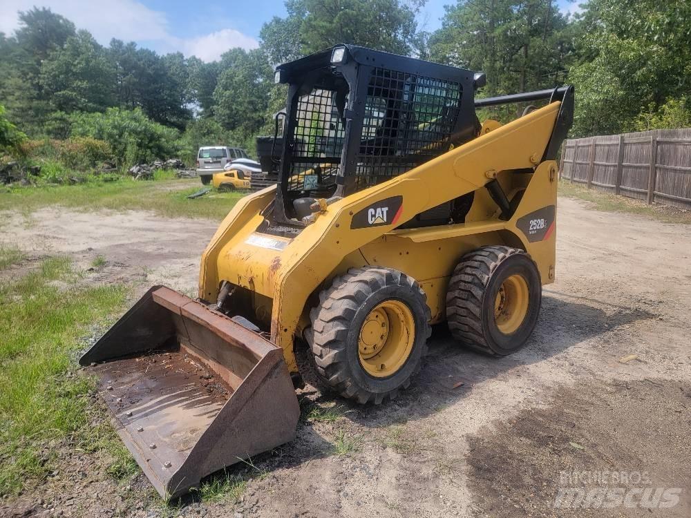 CAT 252 B 3 Мини-погрузчики