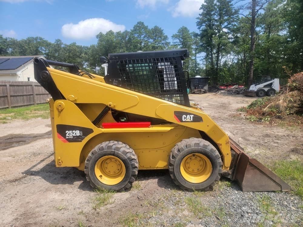 CAT 252 B 3 Мини-погрузчики