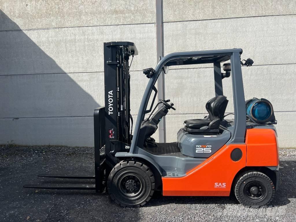 Toyota 02-8 FGF 25 Газовые погрузчики