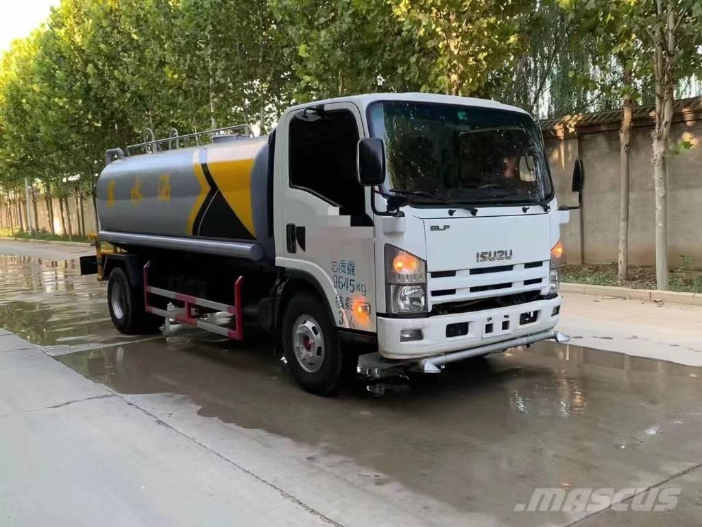 Isuzu ELF 4x2 Поливочные машины