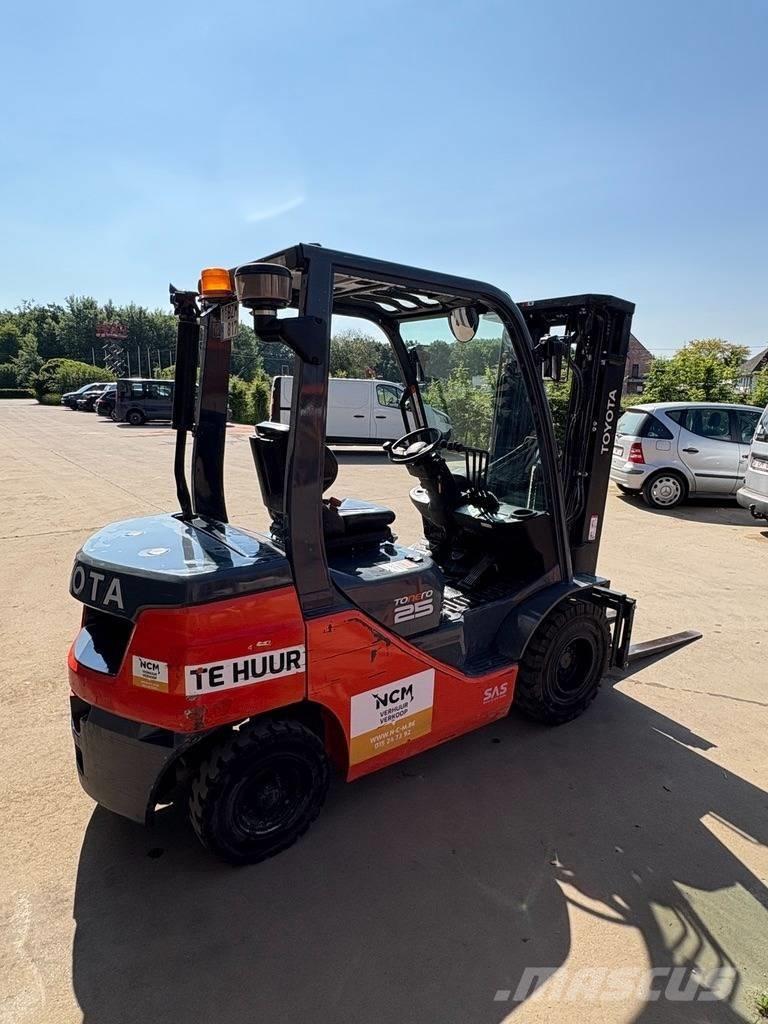 Toyota 8 FDF 25 Дизельные погрузчики