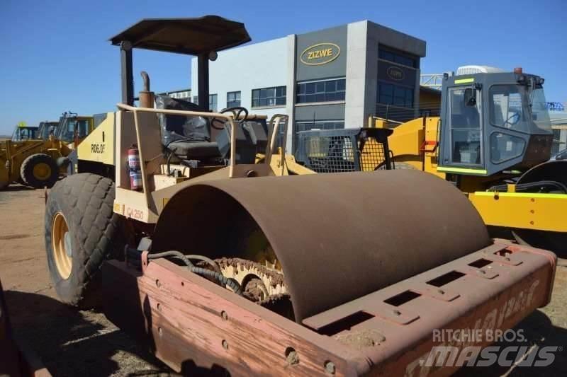 Dynapac CA250D Комбинированные катки
