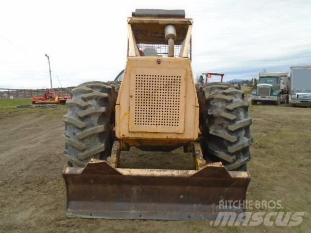 Clark 664B Трелевочные трактора