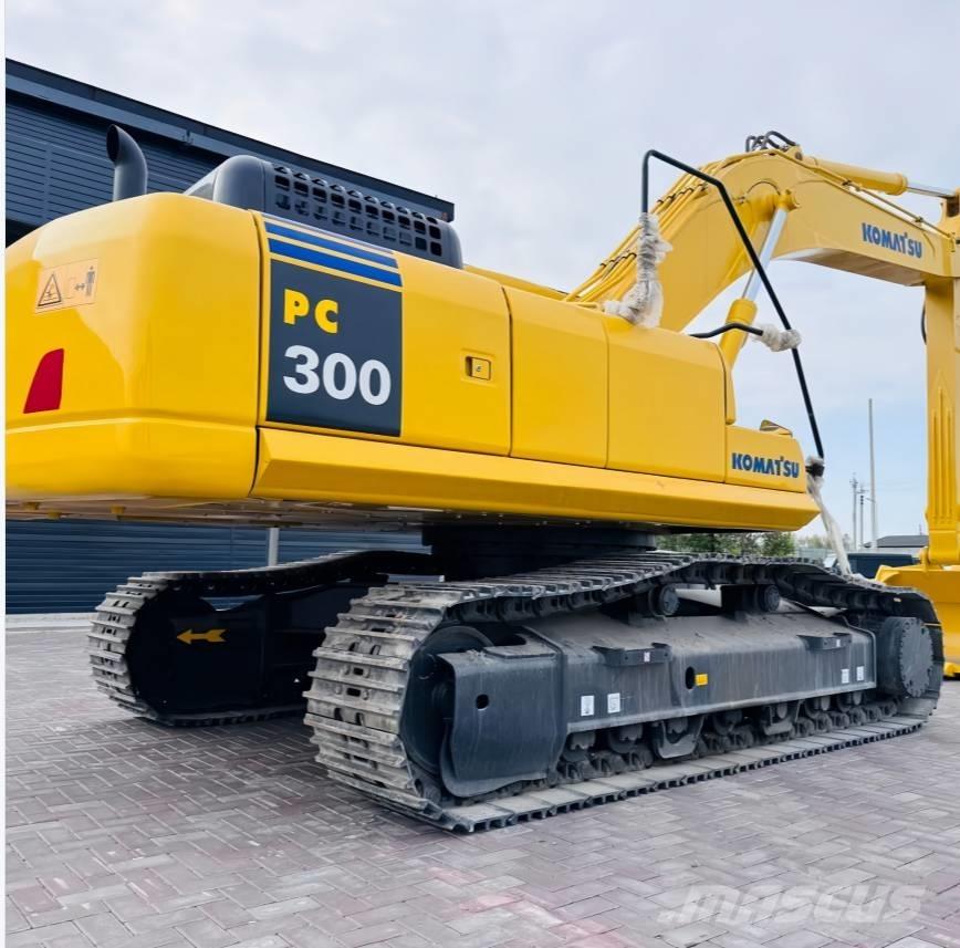 Komatsu 300 Гусеничные экскаваторы