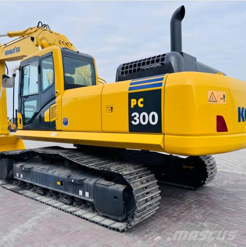 Komatsu 300 Гусеничные экскаваторы