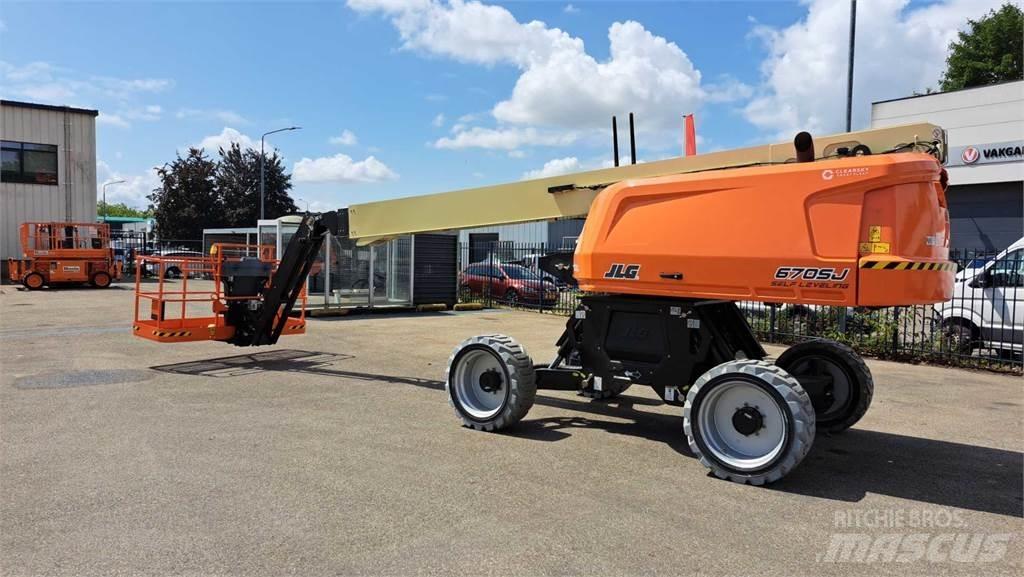 JLG 670SJ Телескопические подъемники