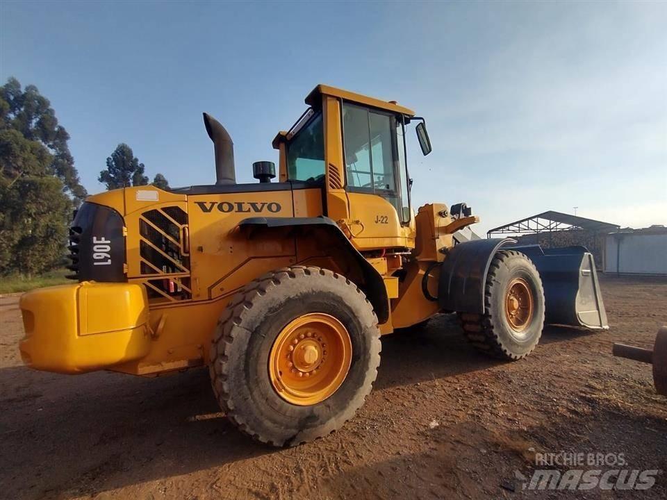 Volvo L90F Фронтальные погрузчики