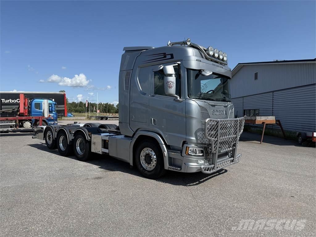 Scania R650 8x4 Шасси с кабиной