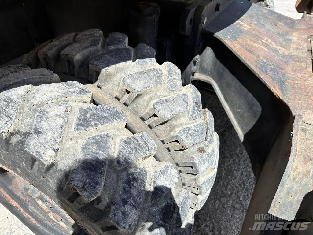 Komatsu PW130 ES-6K Колёсные экскаваторы