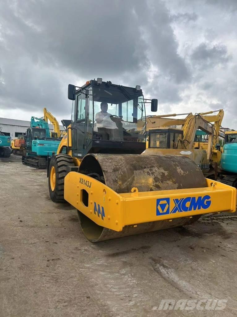 XCMG XS 143J Гусеничные экскаваторы