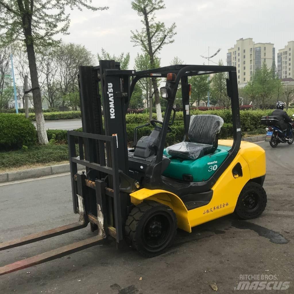 Komatsu 30 Дизельные погрузчики