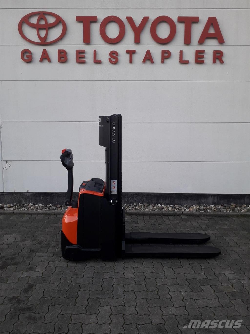 Toyota SWE120 Самоходные электроштабелёры