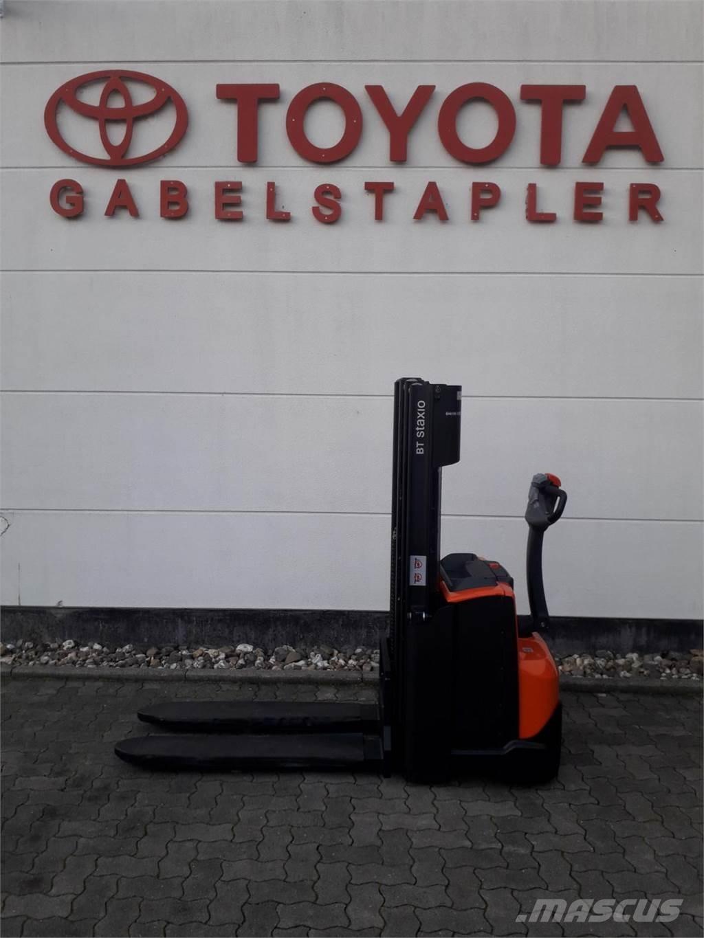 Toyota SWE120 Ручные штабелёры с электроподъёмом