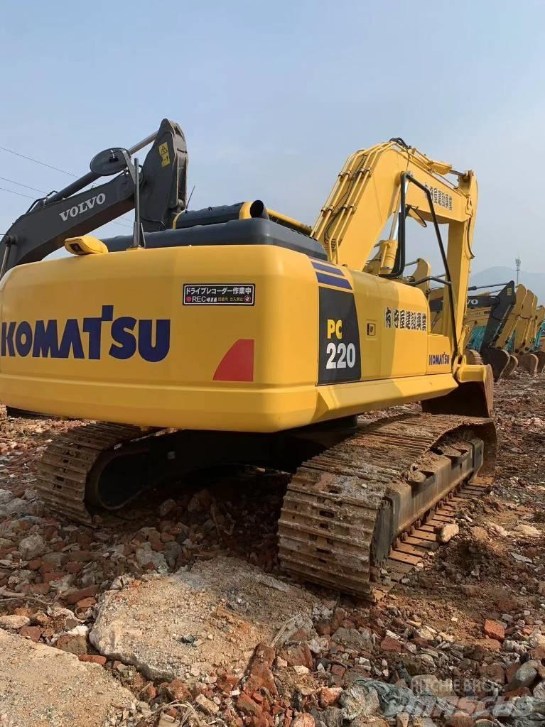 Komatsu PC 220-8 Малые экскаваторы 7т-12т