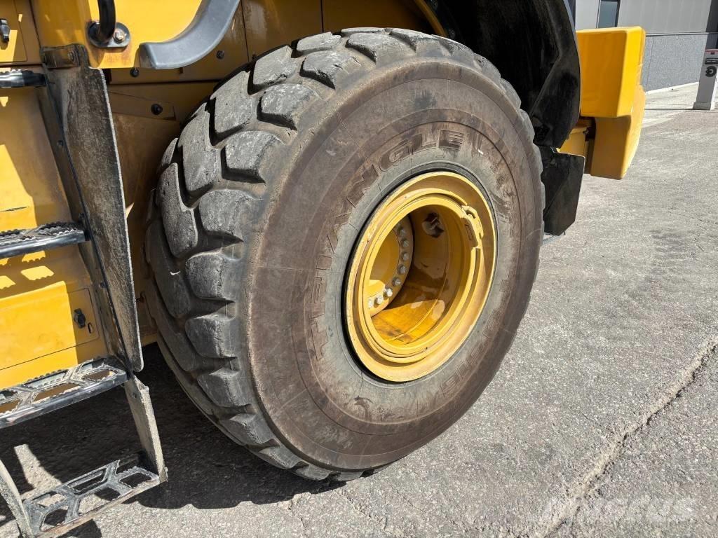 CAT 972 M XE Фронтальные погрузчики
