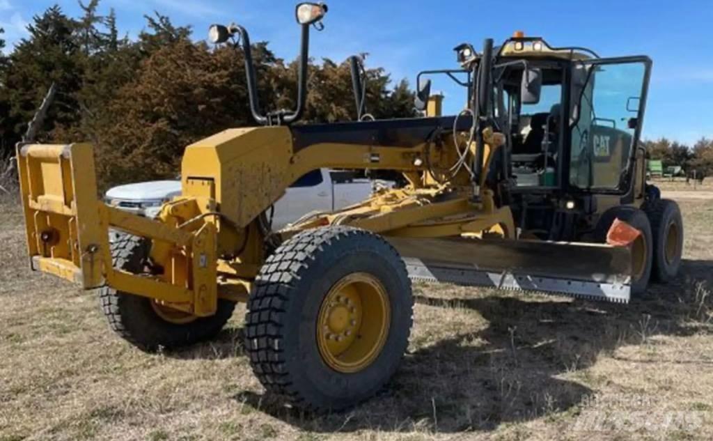 CAT 140M Грейдеры
