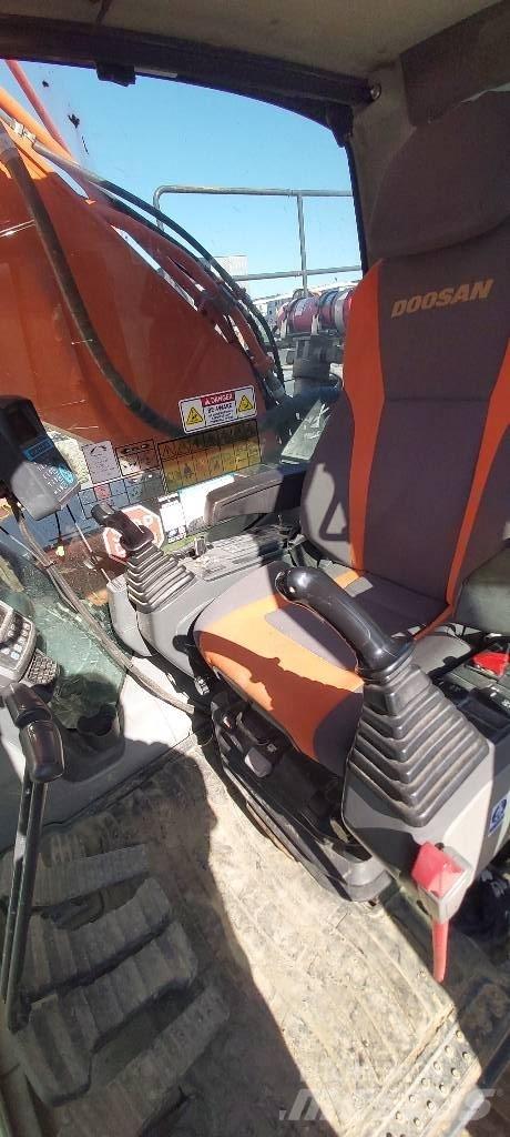Doosan DX 300 LC Гусеничные экскаваторы