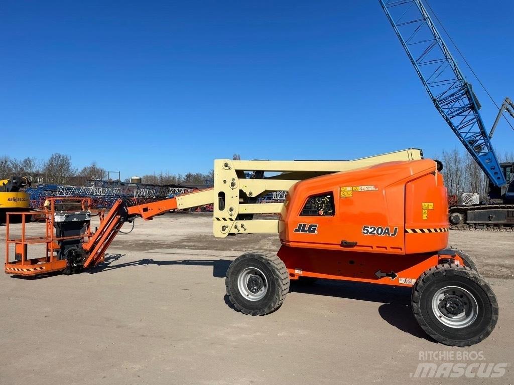 JLG 520 AJ Коленчатые подъемники