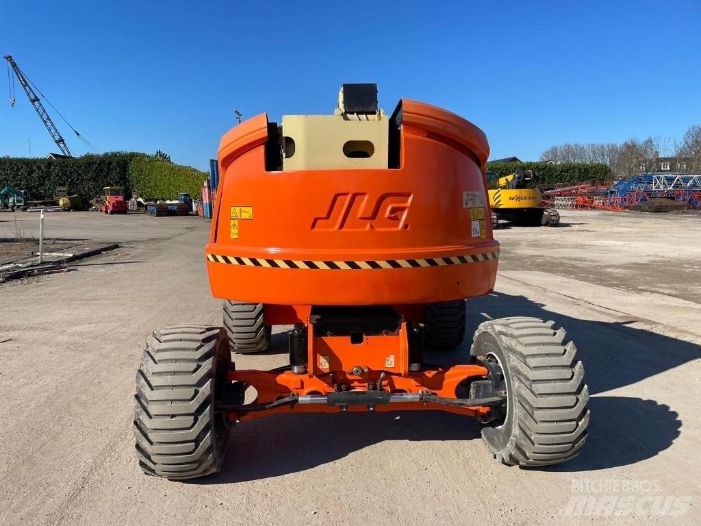 JLG 520 AJ Коленчатые подъемники
