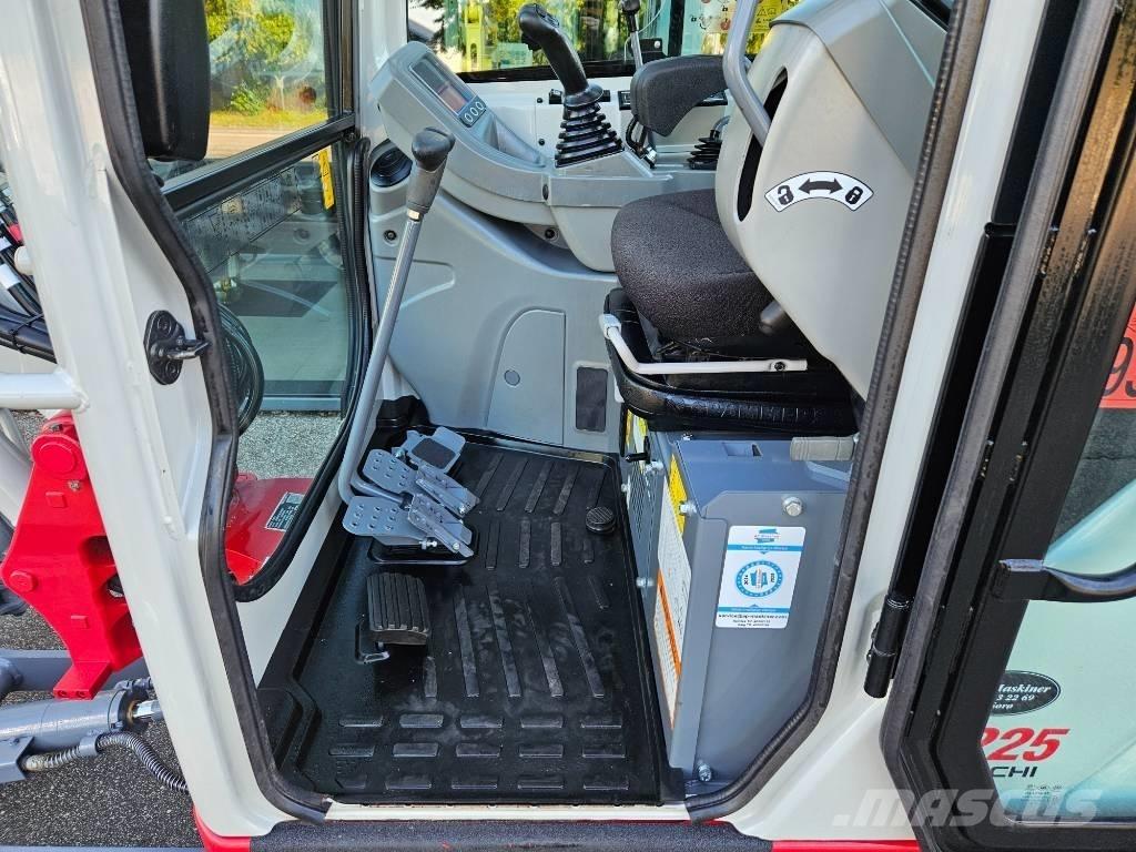 Takeuchi TB 225 Мини-экскаваторы