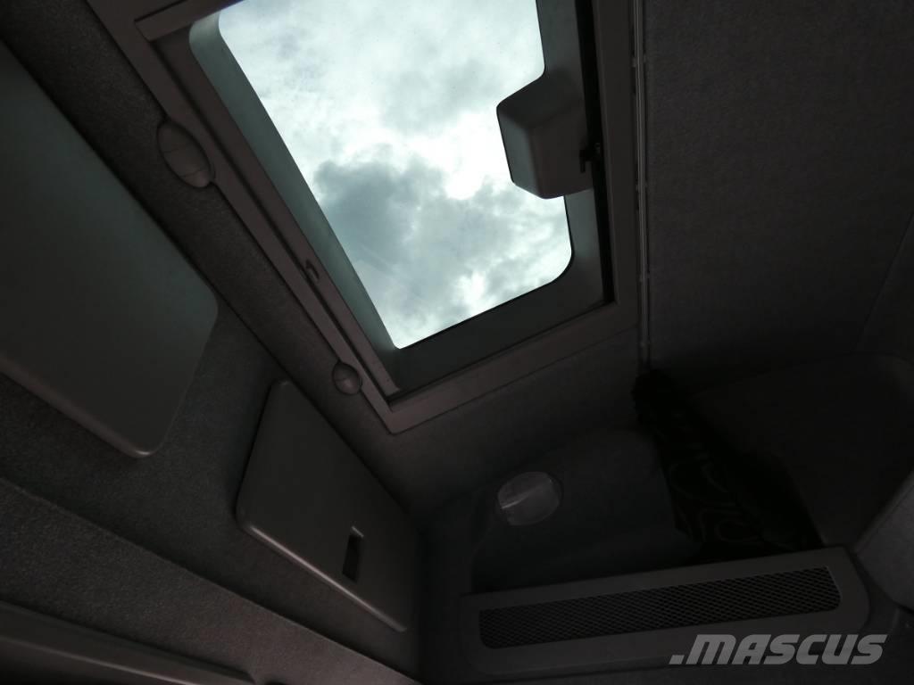 Iveco 180E 28 Грузовики-Фургоны