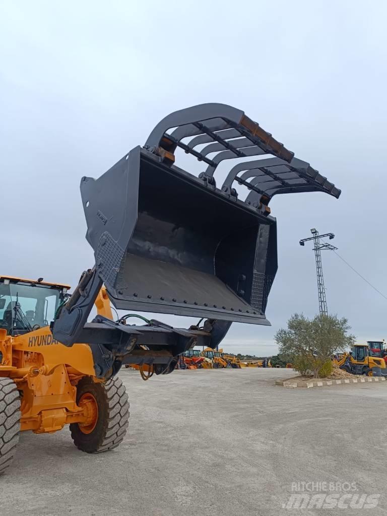 Hyundai HL 955 XT Фронтальные погрузчики