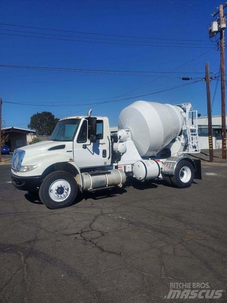 International 4300 Грузовики-платформы/боковая разгрузка