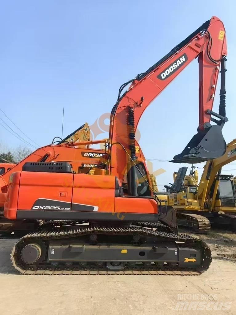 Doosan DX 225 LC Гусеничные экскаваторы