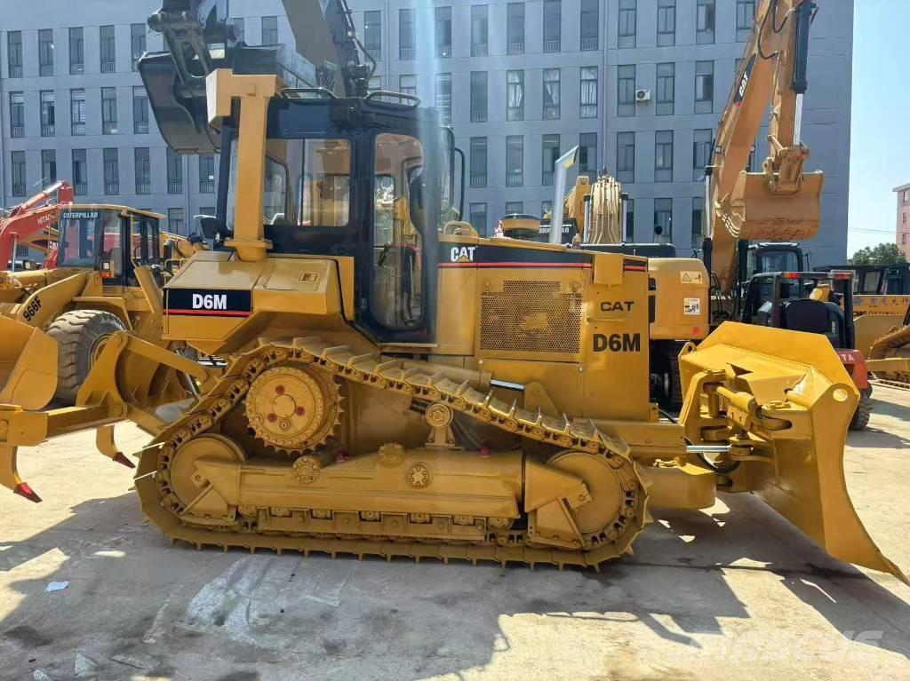 CAT D 6 M Гусеничные бульдозеры