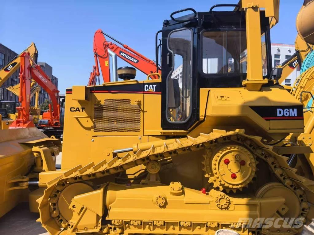 CAT D 6 M Гусеничные бульдозеры